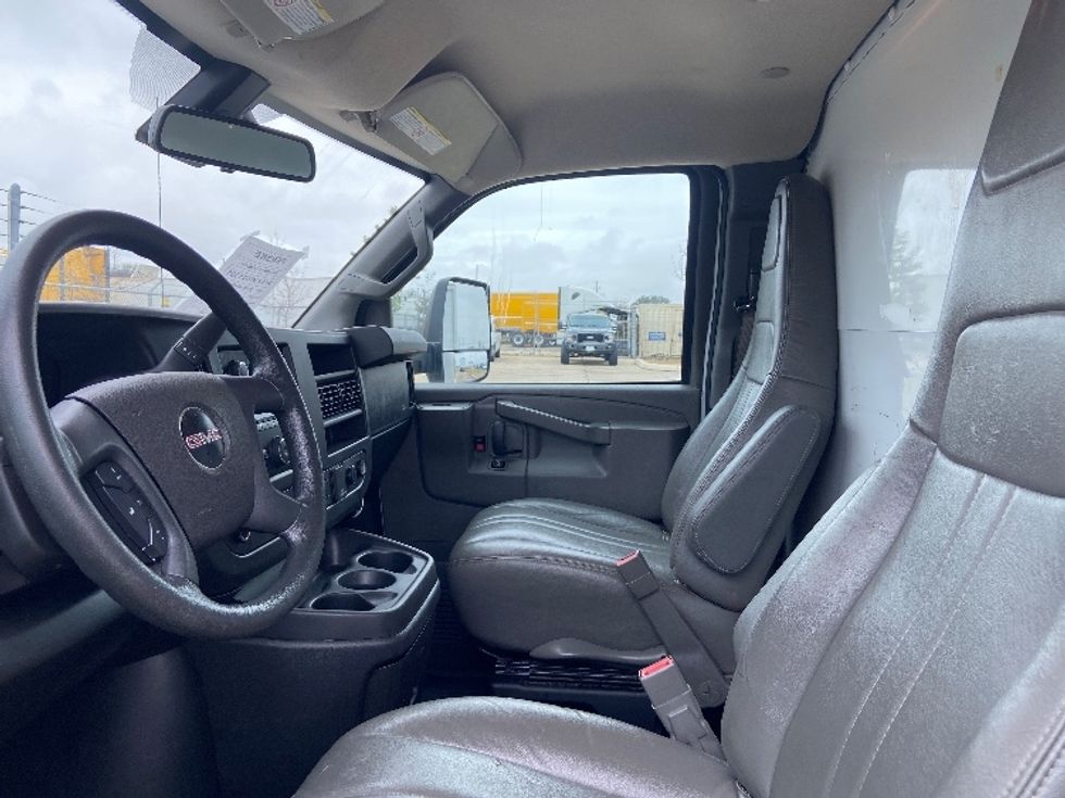 Light Duty Box Truck-Light and Medium Duty Trucks-GMC-2021-Savana G33903-San Antonio-TX-106,842\n\t\tmiles-$ 28,500 - Image 19