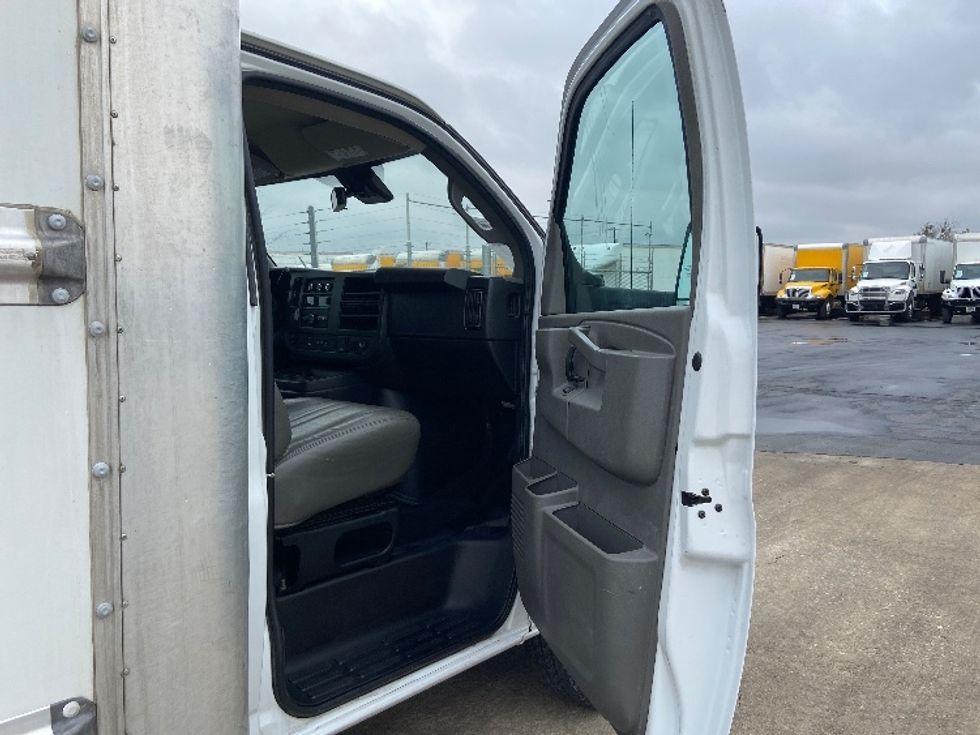 Light Duty Box Truck-Light and Medium Duty Trucks-GMC-2021-Savana G33903-San Antonio-TX-106,842\n\t\tmiles-$ 28,500 - Image 20