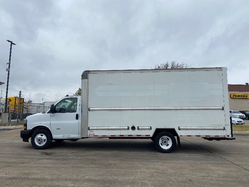 Light Duty Box Truck-Light and Medium Duty Trucks-GMC-2021-Savana G33903-San Antonio-TX-106,842\n\t\tmiles-$ 28,500 - Image 4
