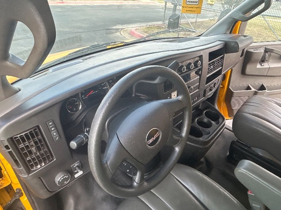 Light Duty Box Truck-Light and Medium Duty Trucks-GMC-2021-Savana G33903-San Antonio-TX-110,635\n\t\tmiles-$ 23,500 - Image 17