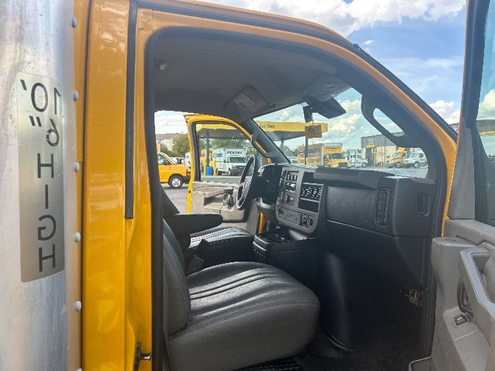 Light Duty Box Truck-Light and Medium Duty Trucks-GMC-2021-Savana G33903-San Antonio-TX-110,635\n\t\tmiles-$ 23,500 - Image 20