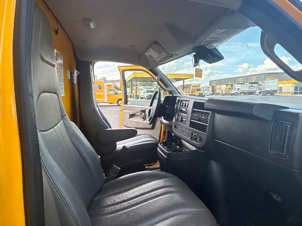 Light Duty Box Truck-Light and Medium Duty Trucks-GMC-2021-Savana G33903-San Antonio-TX-110,635\n\t\tmiles-$ 23,500 - Image 22