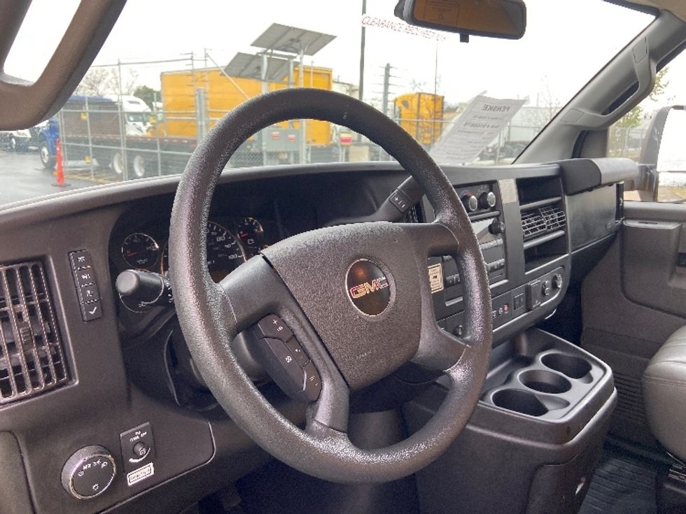 Light Duty Box Truck-Light and Medium Duty Trucks-GMC-2021-Savana G33903-San Antonio-TX-111,719\n\t\tmiles-$ 25,000 - Image 16