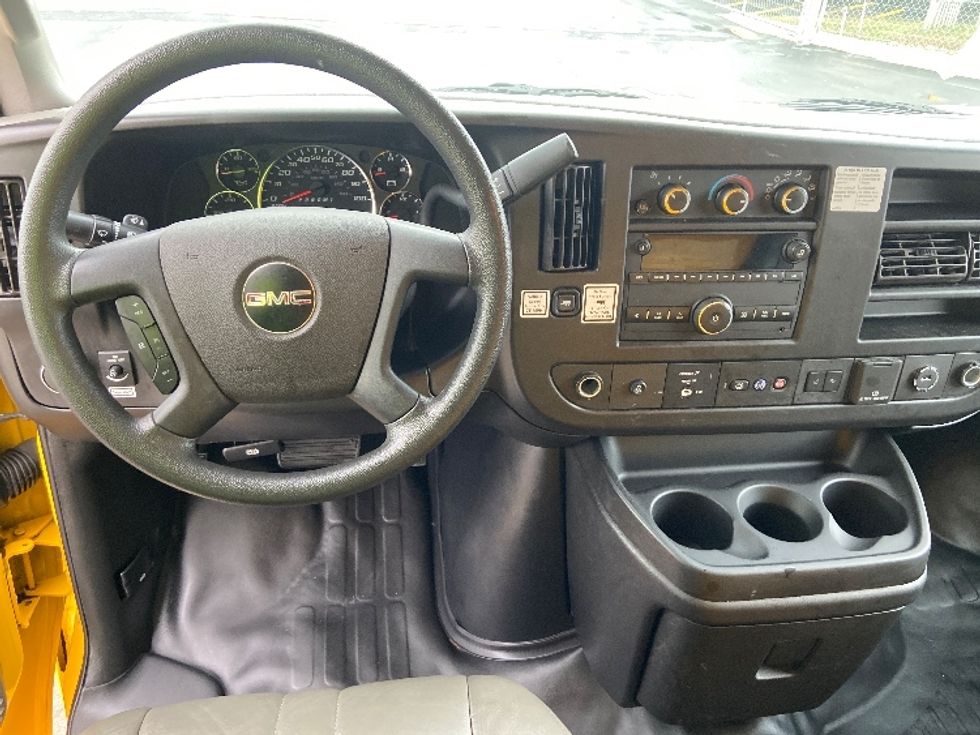 Light Duty Box Truck-Light and Medium Duty Trucks-GMC-2021-Savana G33903-San Antonio-TX-111,719\n\t\tmiles-$ 25,000 - Image 17