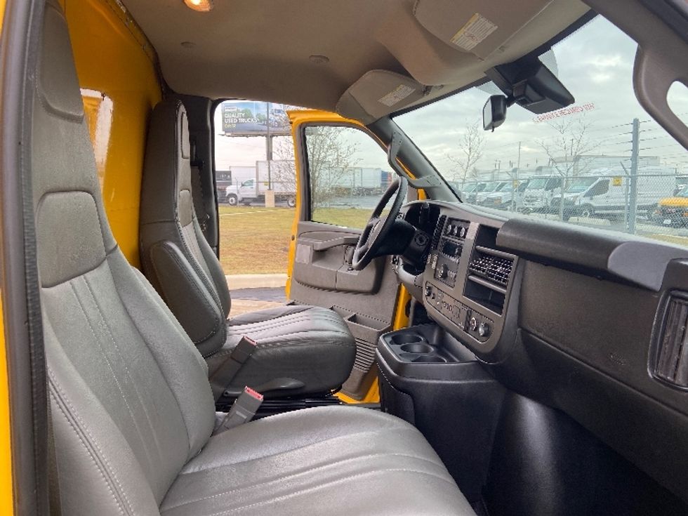 Light Duty Box Truck-Light and Medium Duty Trucks-GMC-2021-Savana G33903-San Antonio-TX-111,719\n\t\tmiles-$ 25,000 - Image 21