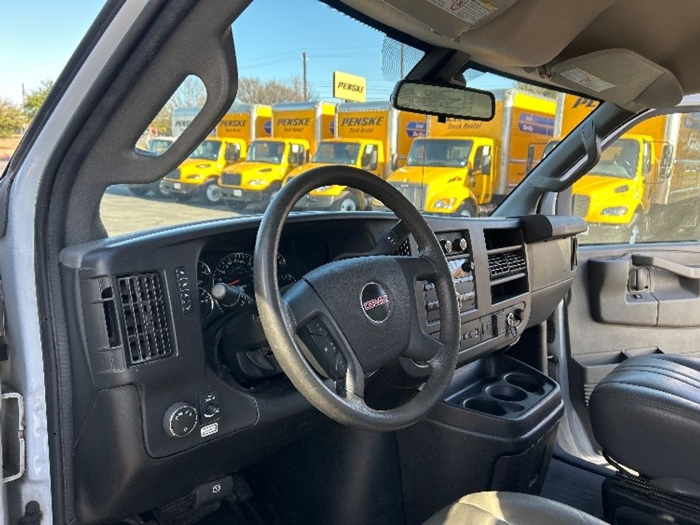 Light Duty Box Truck-Light and Medium Duty Trucks-GMC-2021-Savana G33903-San Antonio-TX-114,510\n\t\tmiles-$ 27,750 - Image 14