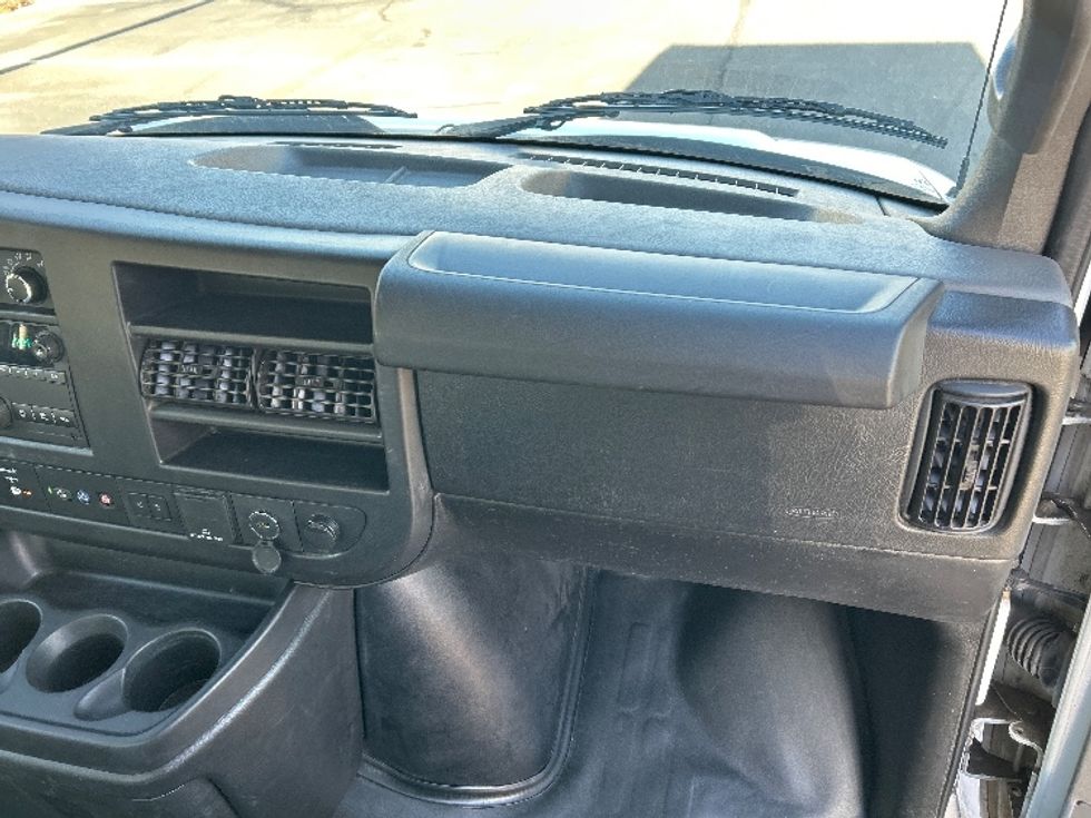 Light Duty Box Truck-Light and Medium Duty Trucks-GMC-2021-Savana G33903-San Antonio-TX-114,510\n\t\tmiles-$ 27,750 - Image 18