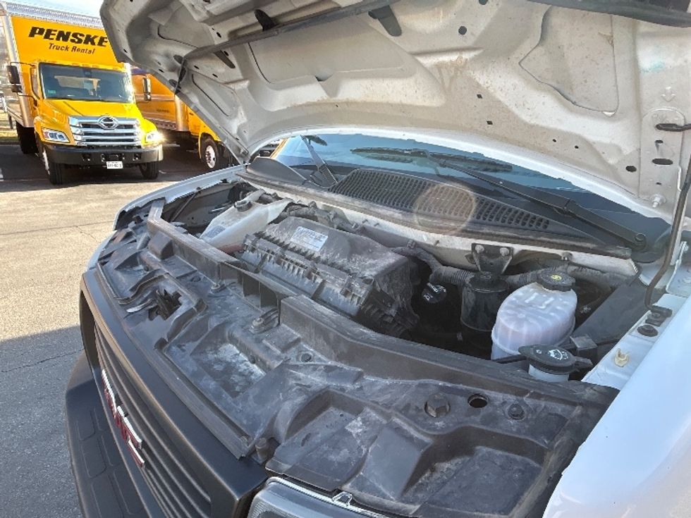 Light Duty Box Truck-Light and Medium Duty Trucks-GMC-2021-Savana G33903-San Antonio-TX-114,510\n\t\tmiles-$ 27,750 - Image 21