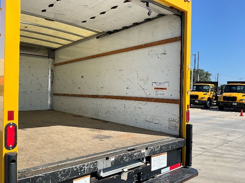 Light Duty Box Truck-Light and Medium Duty Trucks-GMC-2021-Savana G33903-San Antonio-TX-118,845\n\t\tmiles-$ 22,250 - Image 11