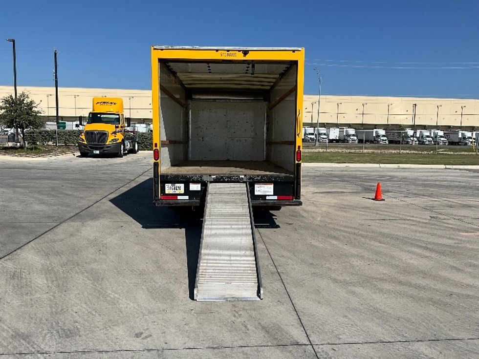 Light Duty Box Truck-Light and Medium Duty Trucks-GMC-2021-Savana G33903-San Antonio-TX-118,845\n\t\tmiles-$ 22,250 - Image 8