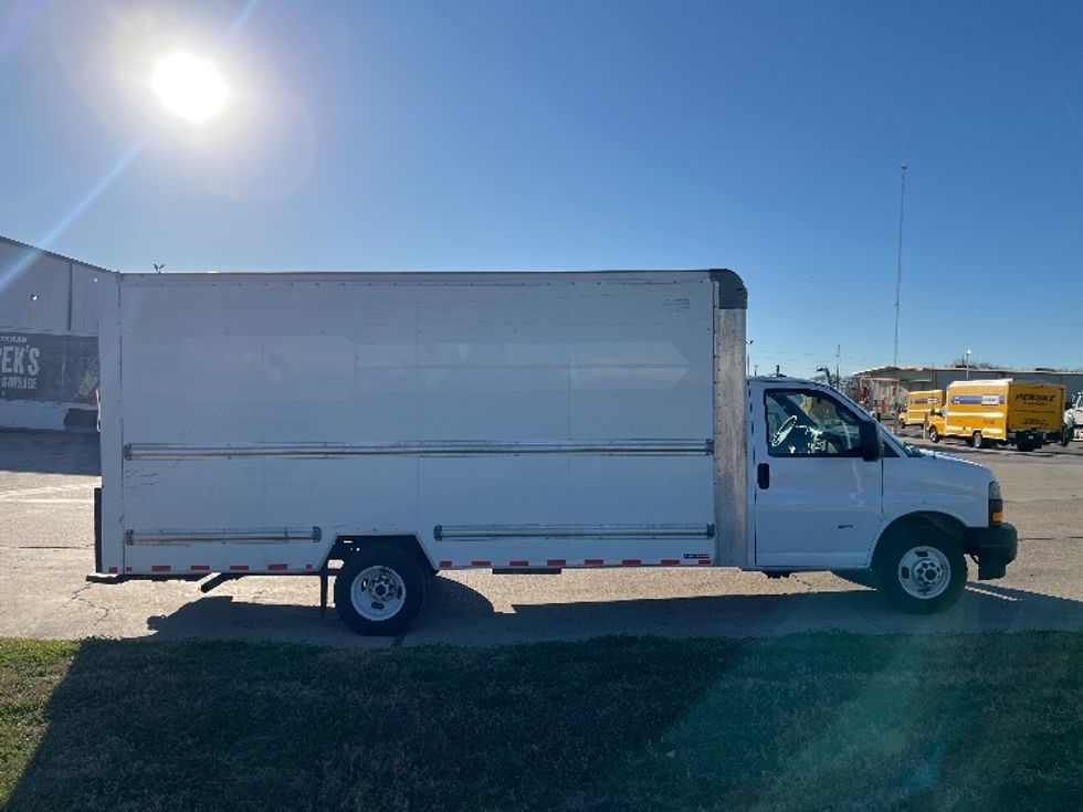 Light Duty Box Truck-Light and Medium Duty Trucks-GMC-2021-Savana G33903-San Antonio-TX-122,302\n\t\tmiles-$ 26,750 - Image 14