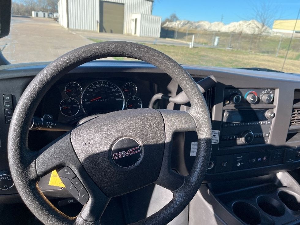 Light Duty Box Truck-Light and Medium Duty Trucks-GMC-2021-Savana G33903-San Antonio-TX-122,302\n\t\tmiles-$ 26,750 - Image 16