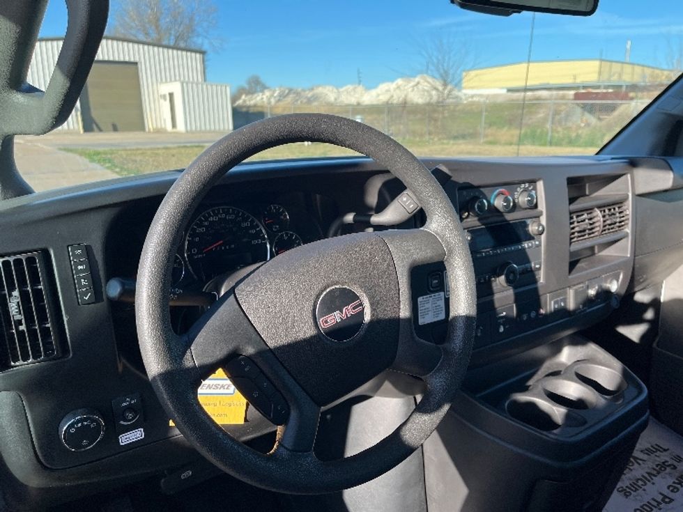 Light Duty Box Truck-Light and Medium Duty Trucks-GMC-2021-Savana G33903-San Antonio-TX-122,302\n\t\tmiles-$ 26,750 - Image 17