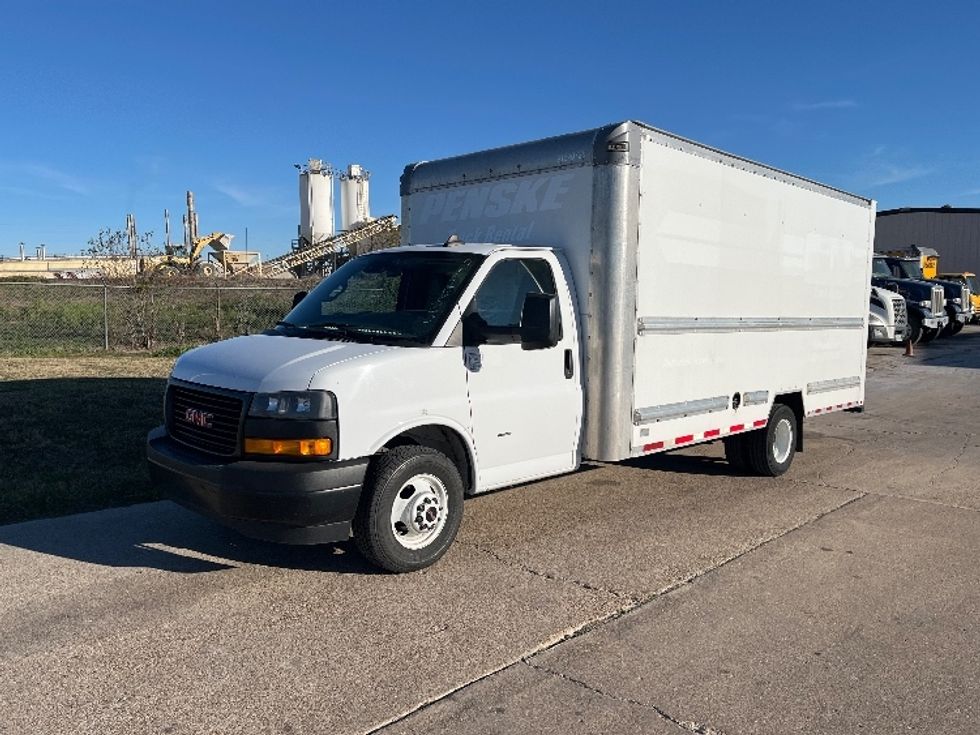 Light Duty Box Truck-Light and Medium Duty Trucks-GMC-2021-Savana G33903-San Antonio-TX-122,302\n\t\tmiles-$ 26,750 - Image 3
