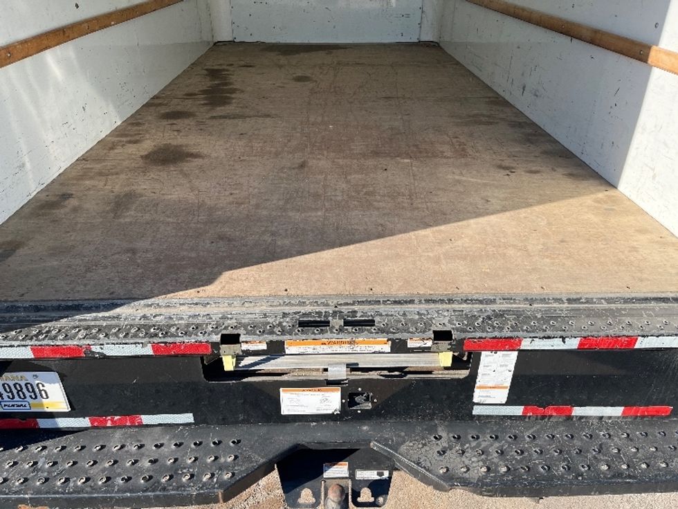 Light Duty Box Truck-Light and Medium Duty Trucks-GMC-2021-Savana G33903-San Antonio-TX-122,302\n\t\tmiles-$ 26,750 - Image 9