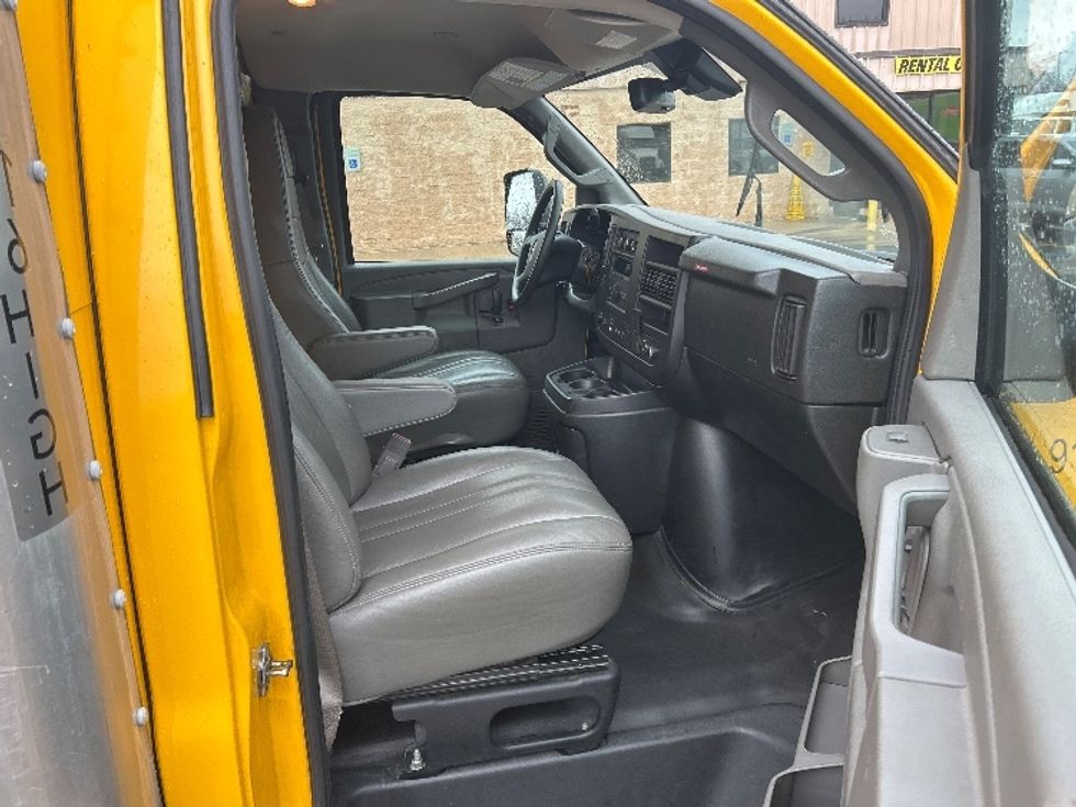 Light Duty Box Truck-Light and Medium Duty Trucks-GMC-2021-Savana G33903-San Antonio-TX-61,395\n\t\tmiles-$ 30,750 - Image 22