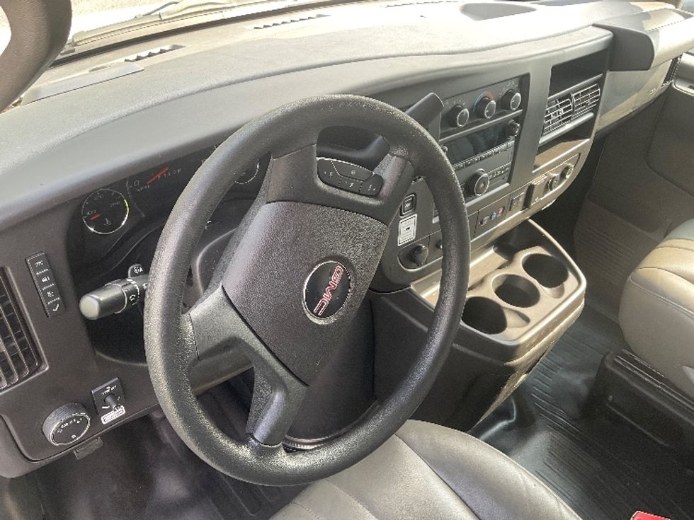 Light Duty Box Truck-Light and Medium Duty Trucks-GMC-2021-Savana G33903-San Antonio-TX-82,987\n\t\tmiles-$ 31,250 - Image 17