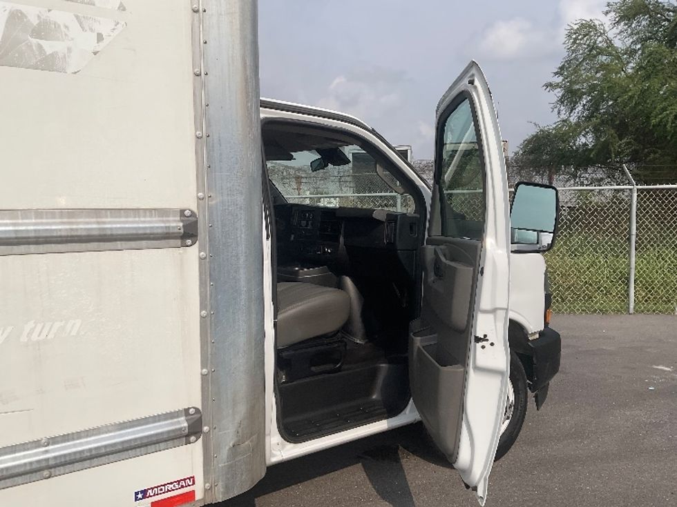 Light Duty Box Truck-Light and Medium Duty Trucks-GMC-2021-Savana G33903-San Antonio-TX-82,987\n\t\tmiles-$ 31,250 - Image 20
