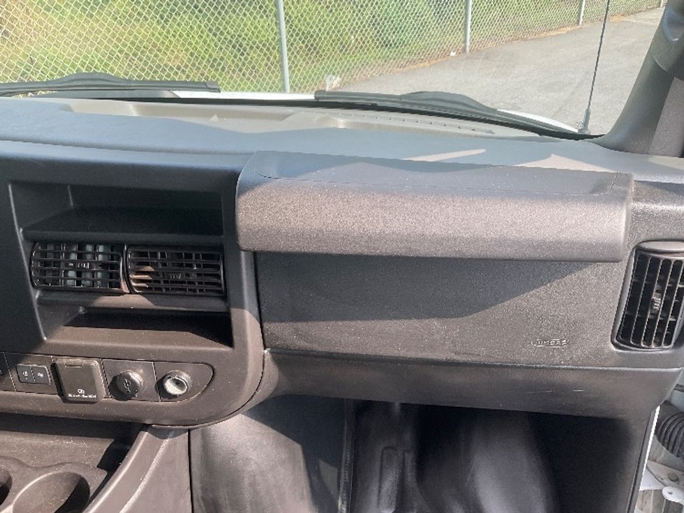 Light Duty Box Truck-Light and Medium Duty Trucks-GMC-2021-Savana G33903-San Antonio-TX-82,987\n\t\tmiles-$ 31,250 - Image 21