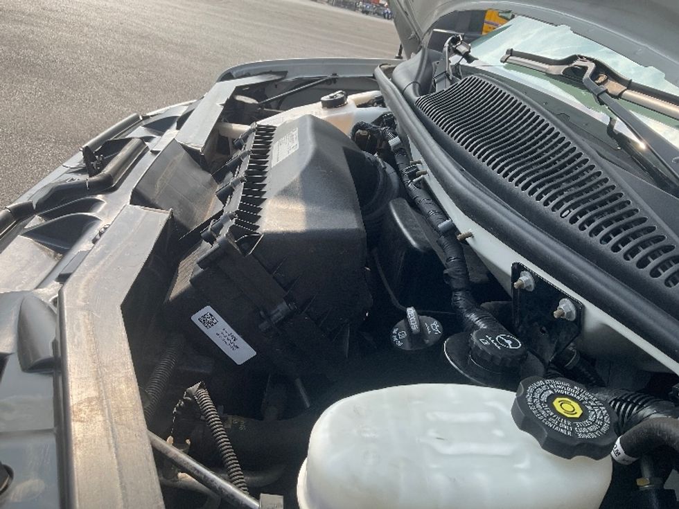 Light Duty Box Truck-Light and Medium Duty Trucks-GMC-2021-Savana G33903-San Antonio-TX-82,987\n\t\tmiles-$ 31,250 - Image 24