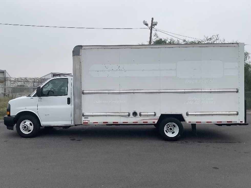 Light Duty Box Truck-Light and Medium Duty Trucks-GMC-2021-Savana G33903-San Antonio-TX-82,987\n\t\tmiles-$ 31,250 - Image 4
