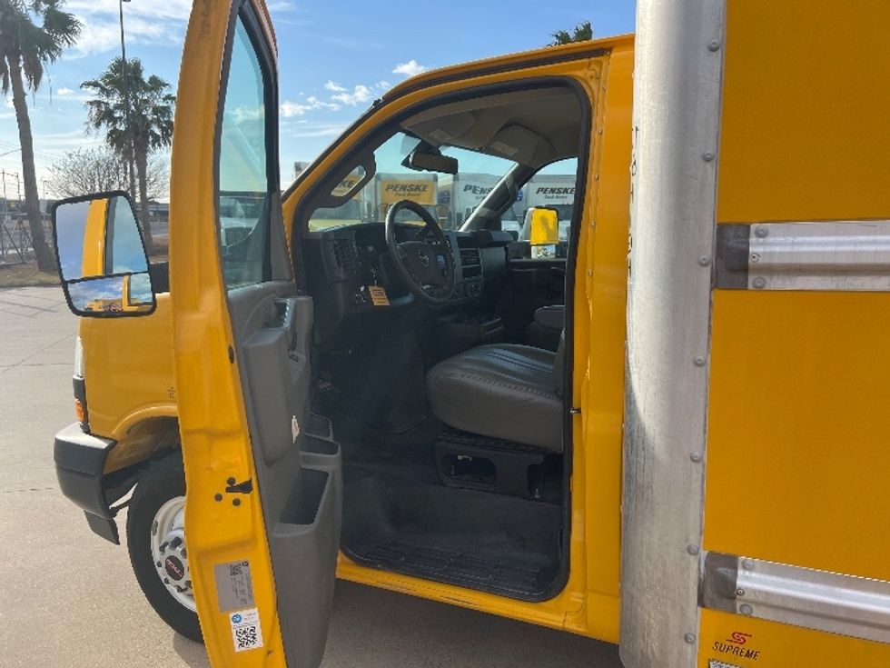Light Duty Box Truck-Light and Medium Duty Trucks-GMC-2021-Savana G33903-San Antonio-TX-84,178\n\t\tmiles-$ 29,750 - Image 16