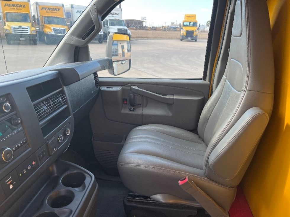 Light Duty Box Truck-Light and Medium Duty Trucks-GMC-2021-Savana G33903-San Antonio-TX-84,178\n\t\tmiles-$ 29,750 - Image 19