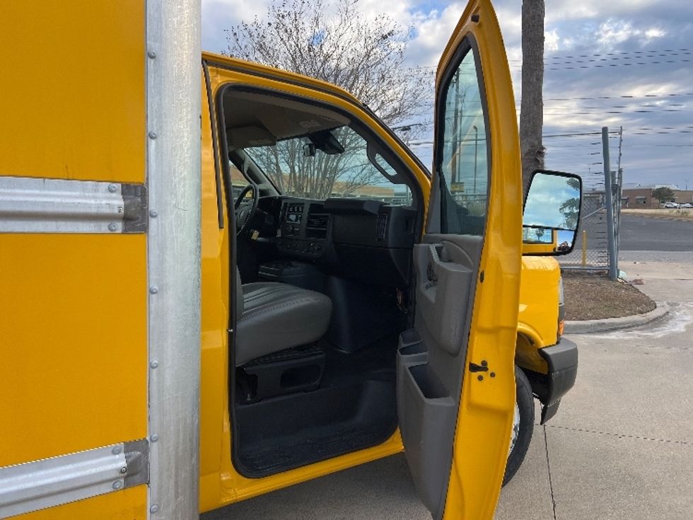 Light Duty Box Truck-Light and Medium Duty Trucks-GMC-2021-Savana G33903-San Antonio-TX-84,178\n\t\tmiles-$ 29,750 - Image 20