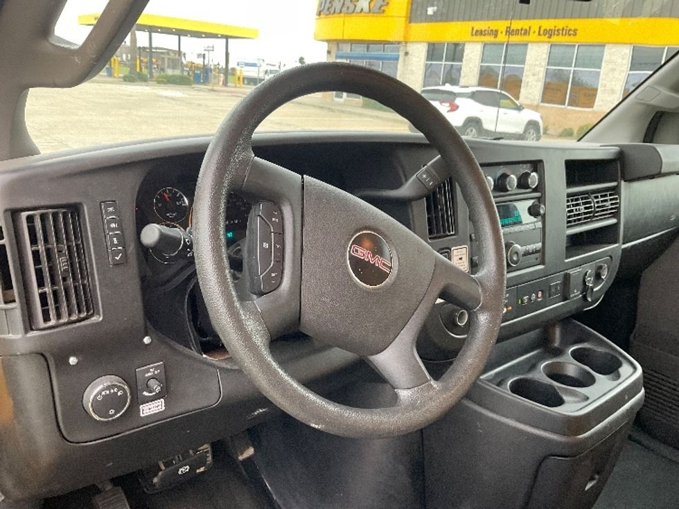 Light Duty Box Truck-Light and Medium Duty Trucks-GMC-2021-Savana G33903-San Antonio-TX-90,835\n\t\tmiles-$ 27,500 - Image 17