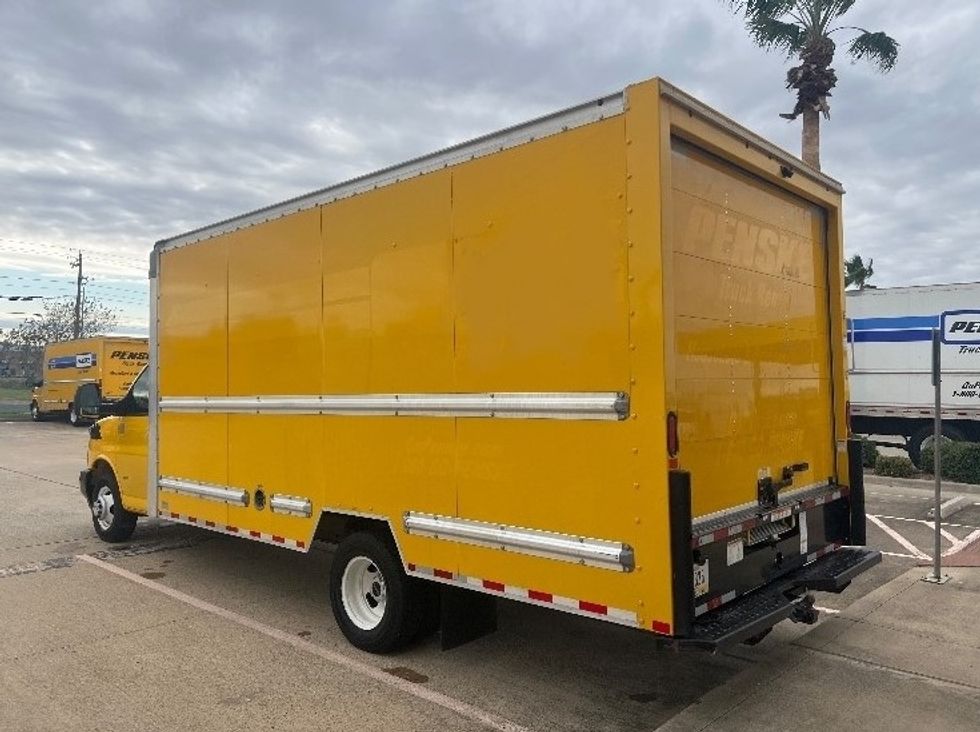 Light Duty Box Truck-Light and Medium Duty Trucks-GMC-2021-Savana G33903-San Antonio-TX-90,835\n\t\tmiles-$ 27,500 - Image 6