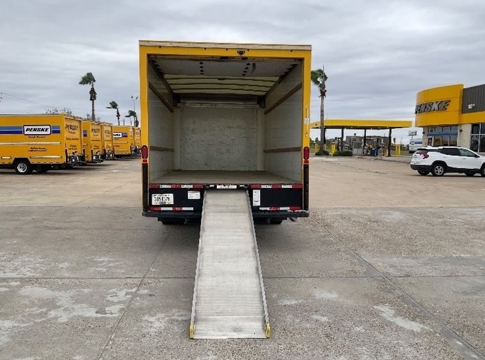 Light Duty Box Truck-Light and Medium Duty Trucks-GMC-2021-Savana G33903-San Antonio-TX-90,835\n\t\tmiles-$ 27,500 - Image 9
