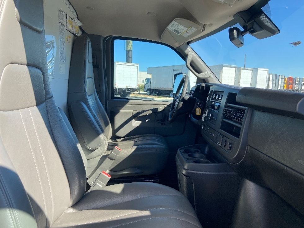 Light Duty Box Truck-Light and Medium Duty Trucks-GMC-2021-Savana G33903-San Antonio-TX-96,943\n\t\tmiles-$ 29,750 - Image 22