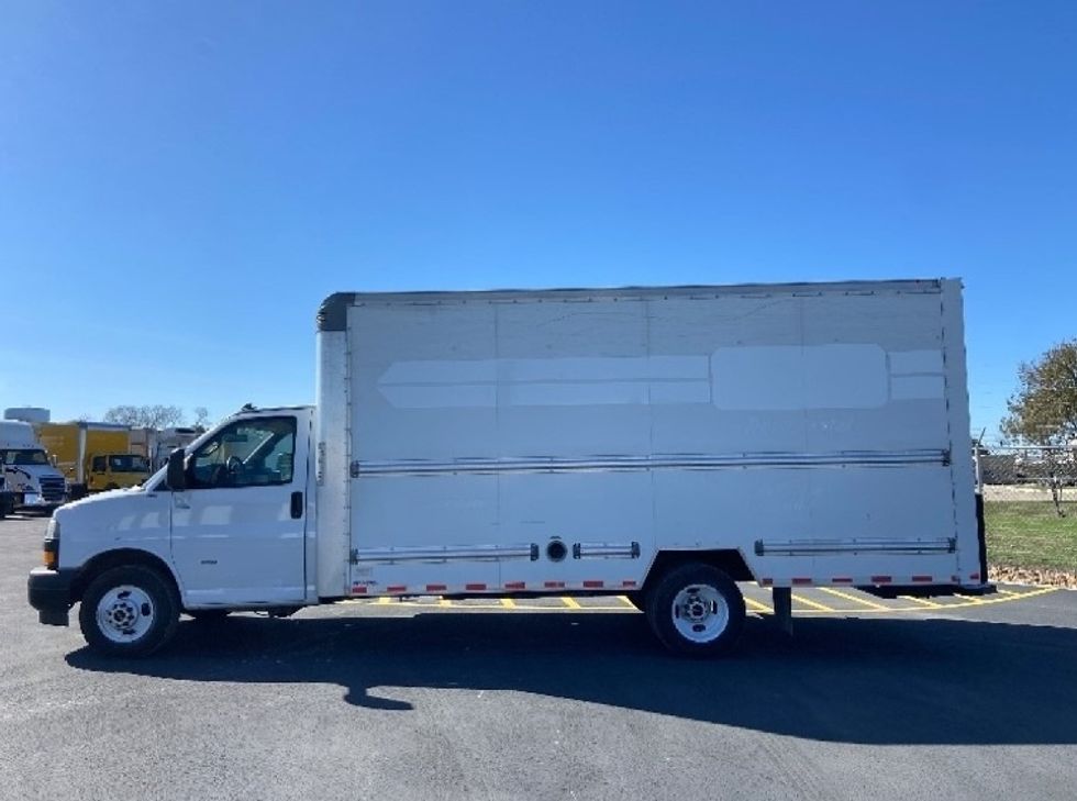 Light Duty Box Truck-Light and Medium Duty Trucks-GMC-2021-Savana G33903-San Antonio-TX-96,943\n\t\tmiles-$ 29,750 - Image 4