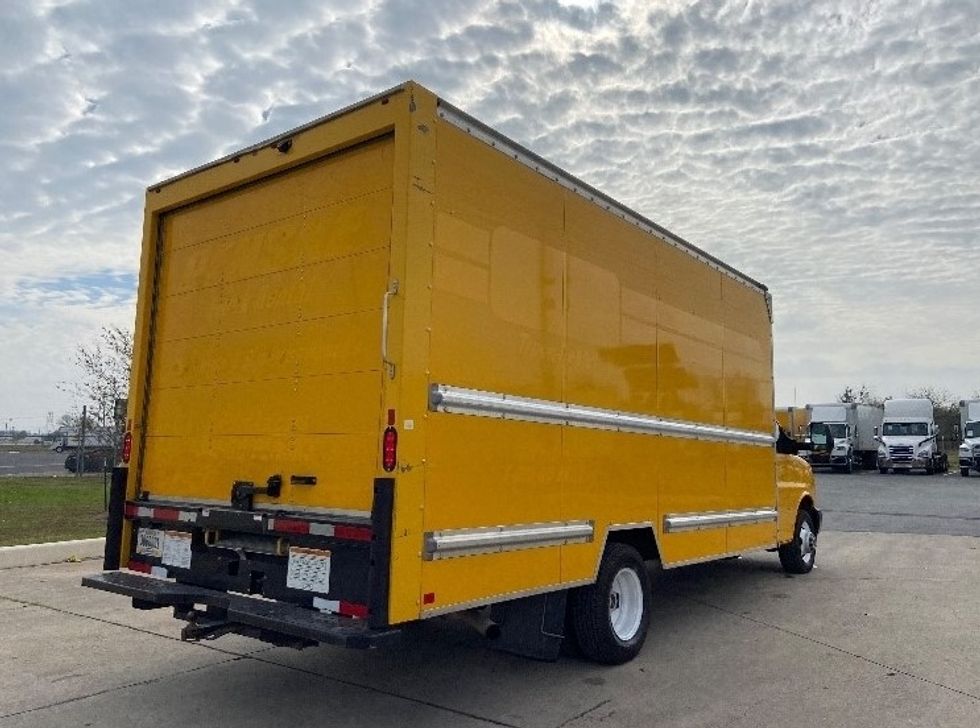 Light Duty Box Truck-Light and Medium Duty Trucks-GMC-2021-Savana G33903-San Antonio-TX-98,069\n\t\tmiles-$ 26,750 - Image 13
