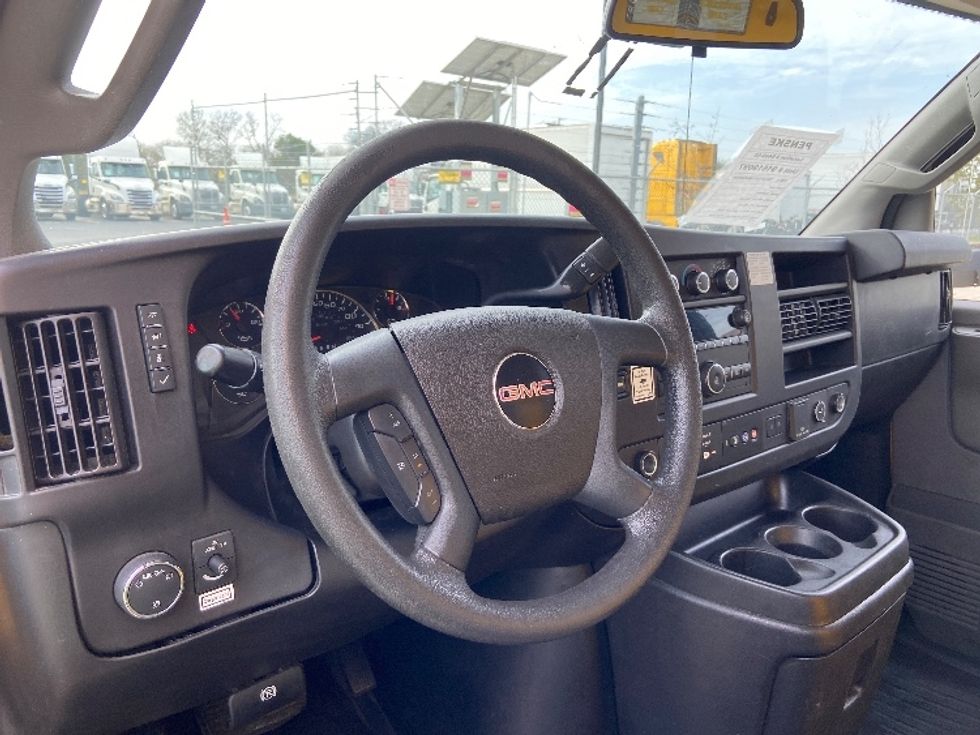 Light Duty Box Truck-Light and Medium Duty Trucks-GMC-2021-Savana G33903-San Antonio-TX-98,069\n\t\tmiles-$ 26,750 - Image 17