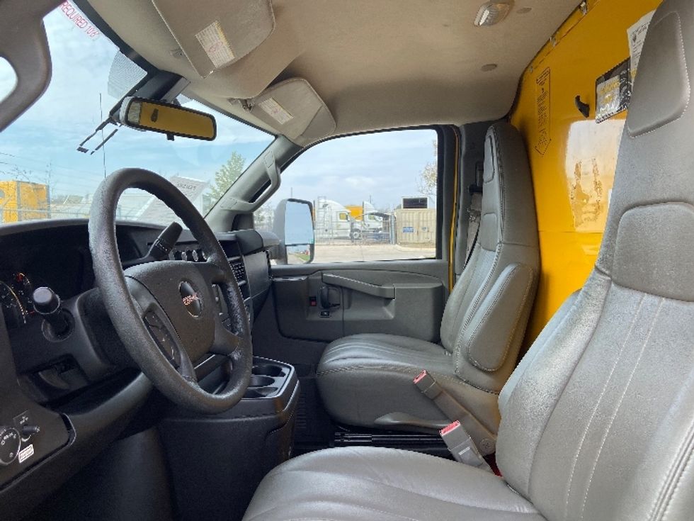 Light Duty Box Truck-Light and Medium Duty Trucks-GMC-2021-Savana G33903-San Antonio-TX-98,069\n\t\tmiles-$ 26,750 - Image 19