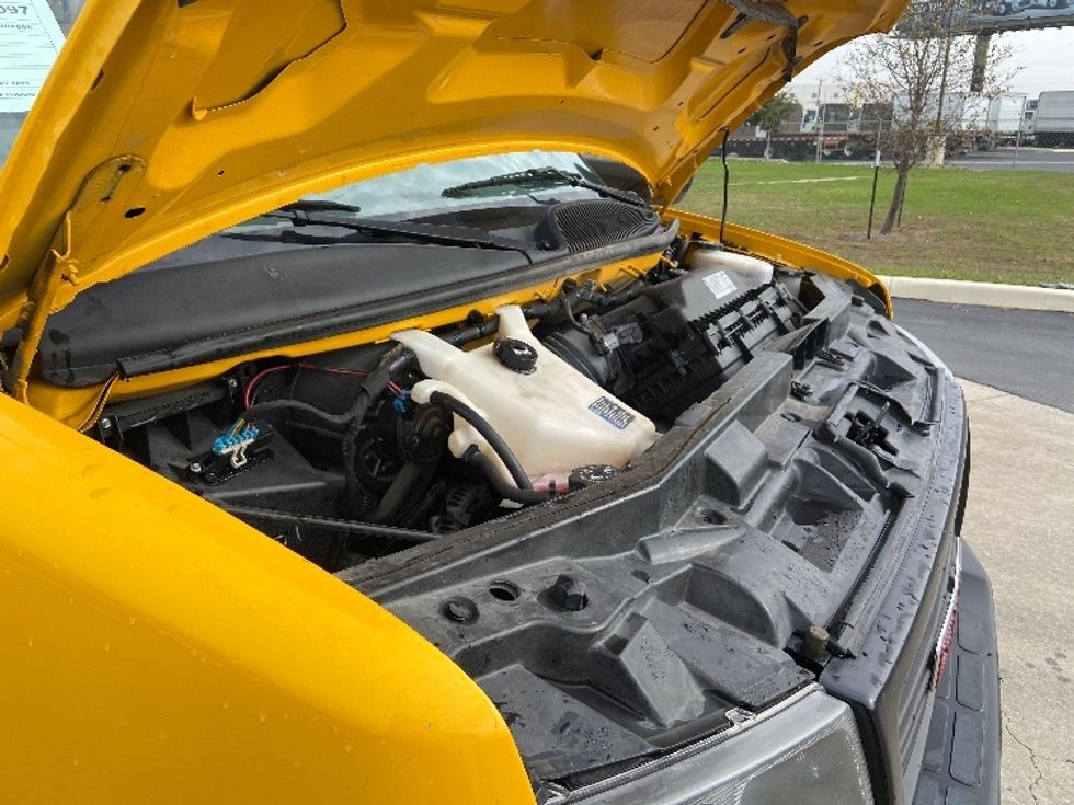 Light Duty Box Truck-Light and Medium Duty Trucks-GMC-2021-Savana G33903-San Antonio-TX-98,069\n\t\tmiles-$ 26,750 - Image 23