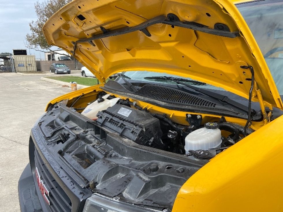 Light Duty Box Truck-Light and Medium Duty Trucks-GMC-2021-Savana G33903-San Antonio-TX-98,069\n\t\tmiles-$ 26,750 - Image 24