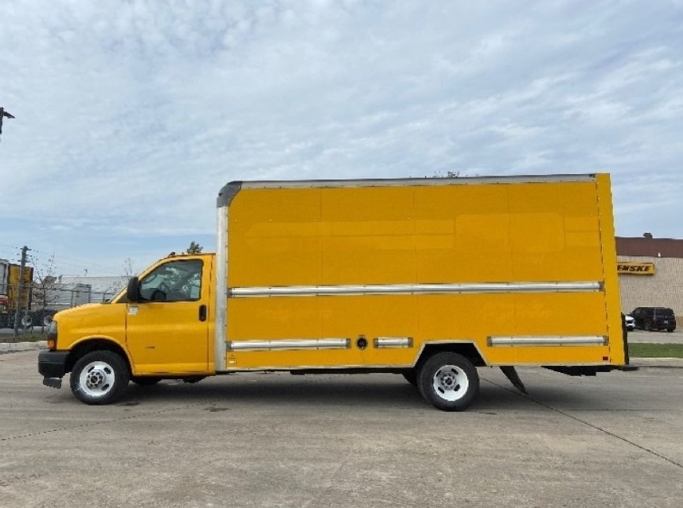 Light Duty Box Truck-Light and Medium Duty Trucks-GMC-2021-Savana G33903-San Antonio-TX-98,069\n\t\tmiles-$ 26,750 - Image 4