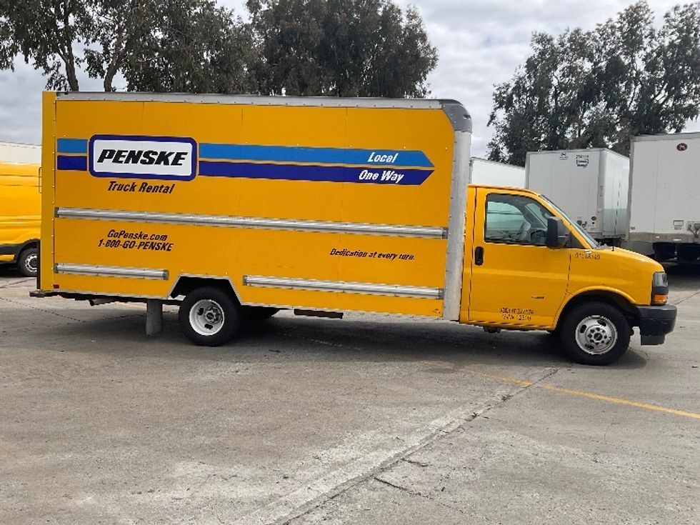 Light Duty Box Truck-Light and Medium Duty Trucks-GMC-2021-Savana G33903-San Diego-CA-71,015\n\t\tmiles-$ 31,500 - Image 15