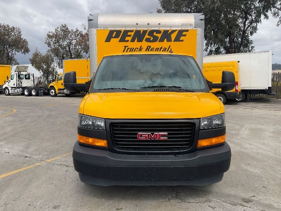 Light Duty Box Truck-Light and Medium Duty Trucks-GMC-2021-Savana G33903-San Diego-CA-71,015\n\t\tmiles-$ 31,500 - Image 2