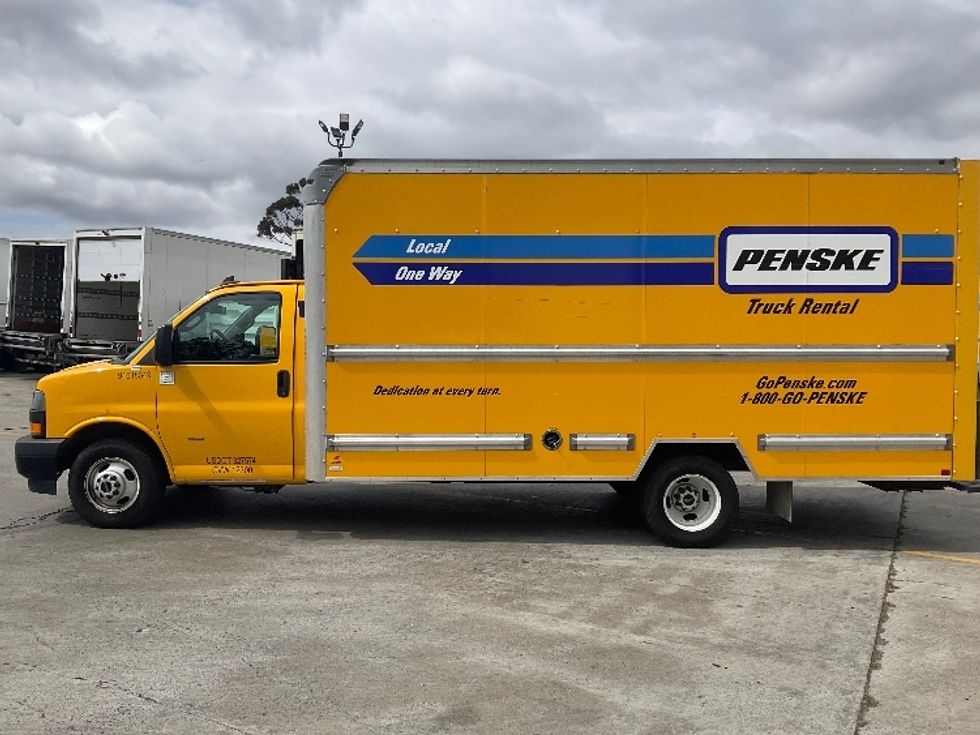 Light Duty Box Truck-Light and Medium Duty Trucks-GMC-2021-Savana G33903-San Diego-CA-71,015\n\t\tmiles-$ 31,500 - Image 4