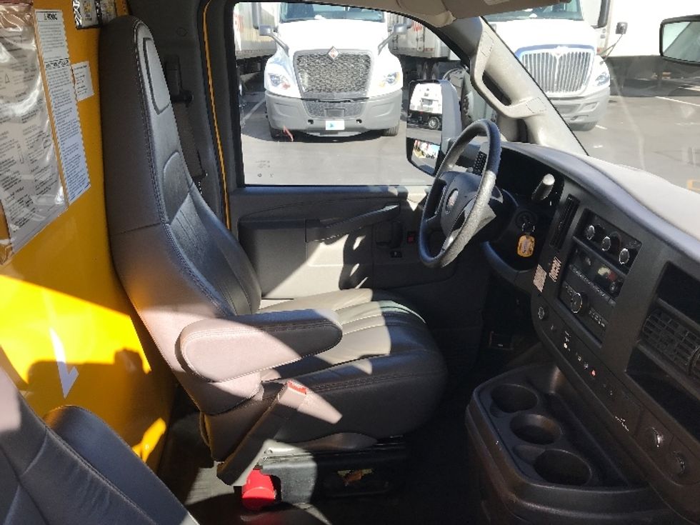 Light Duty Box Truck-Light and Medium Duty Trucks-GMC-2021-Savana G33903-San Diego-CA-95,090\n\t\tmiles-$ 28,250 - Image 21