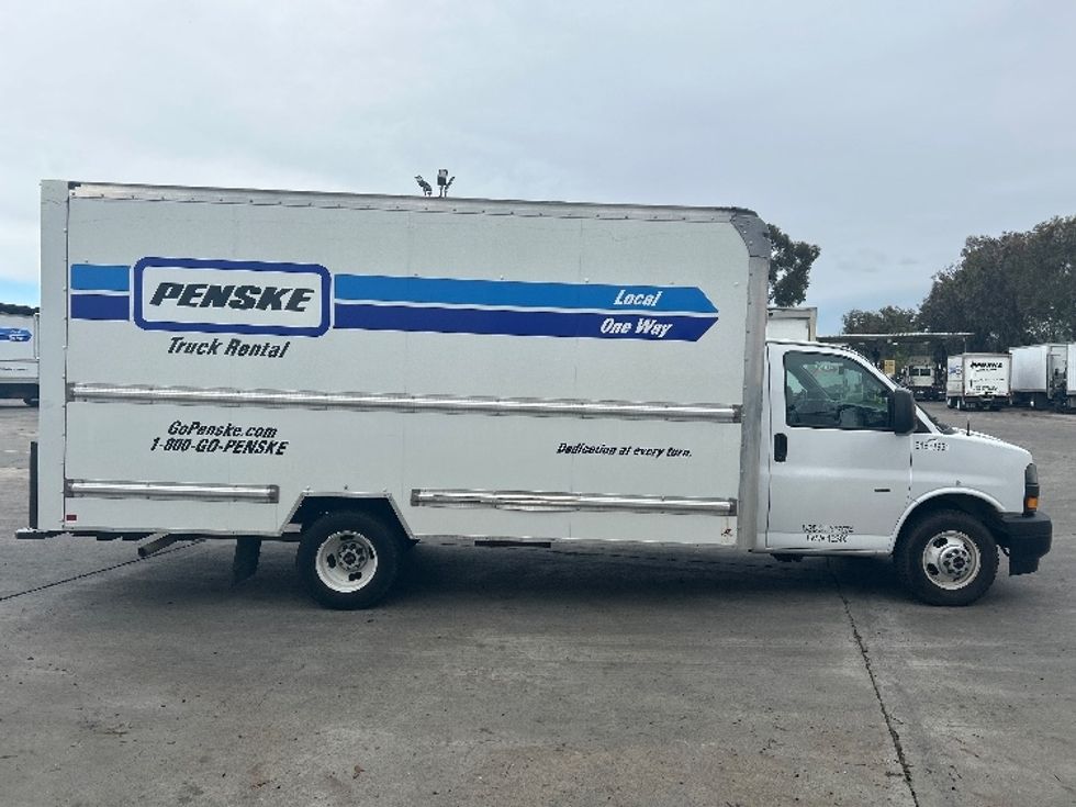 Light Duty Box Truck-Light and Medium Duty Trucks-GMC-2021-Savana G33903-San Marcos-CA-115,392\n\t\tmiles-$ 29,000 - Image 15