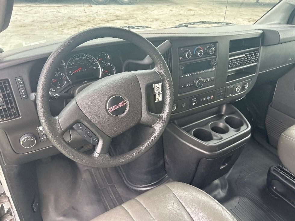 Light Duty Box Truck-Light and Medium Duty Trucks-GMC-2021-Savana G33903-San Marcos-CA-115,392\n\t\tmiles-$ 29,000 - Image 17