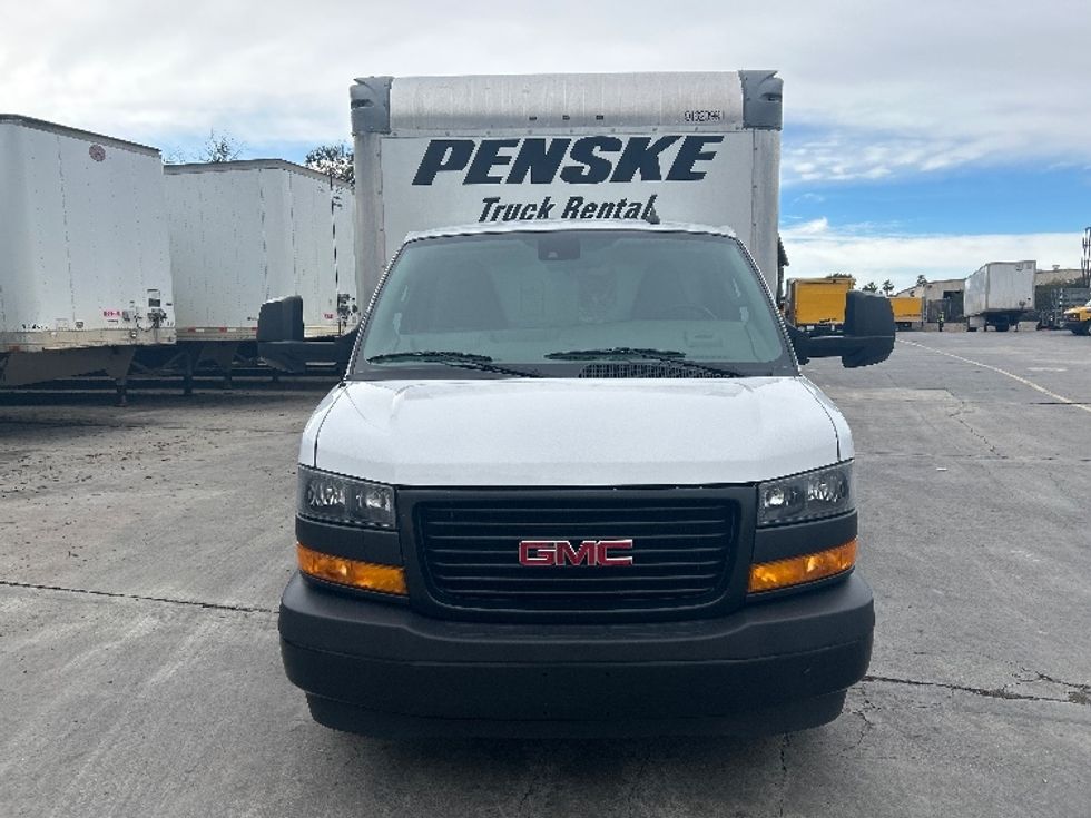 Light Duty Box Truck-Light and Medium Duty Trucks-GMC-2021-Savana G33903-San Marcos-CA-115,392\n\t\tmiles-$ 29,000 - Image 2