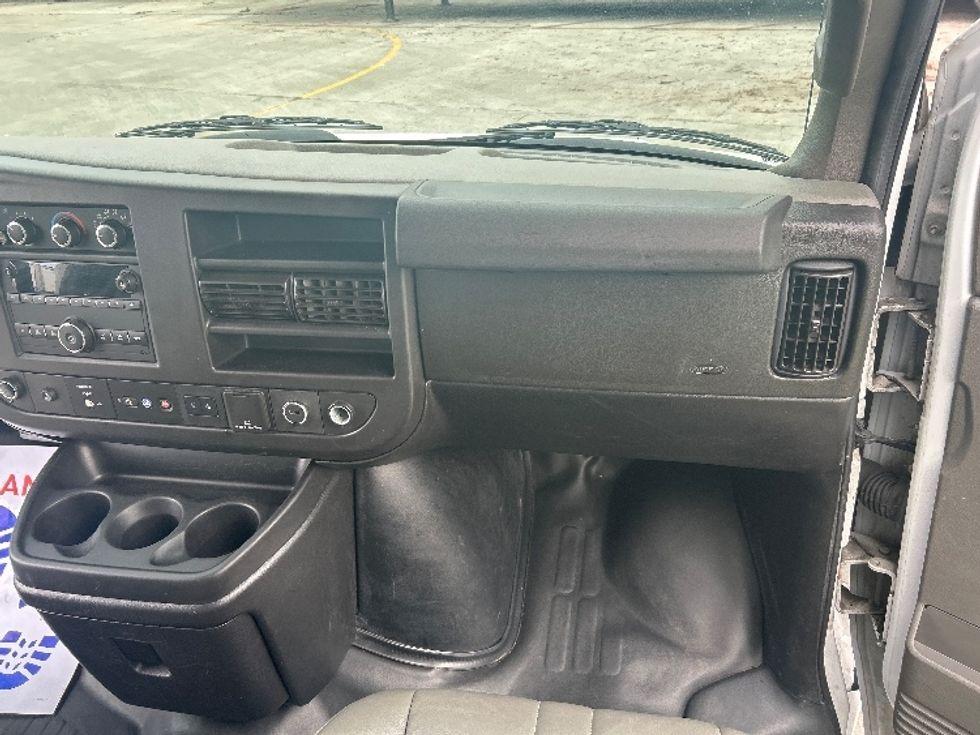 Light Duty Box Truck-Light and Medium Duty Trucks-GMC-2021-Savana G33903-San Marcos-CA-115,392\n\t\tmiles-$ 29,000 - Image 21