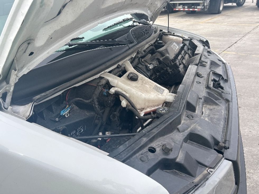 Light Duty Box Truck-Light and Medium Duty Trucks-GMC-2021-Savana G33903-San Marcos-CA-115,392\n\t\tmiles-$ 29,000 - Image 23