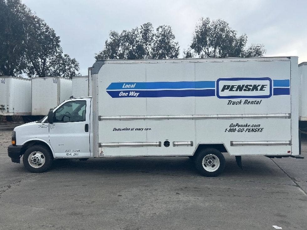 Light Duty Box Truck-Light and Medium Duty Trucks-GMC-2021-Savana G33903-San Marcos-CA-115,392\n\t\tmiles-$ 29,000 - Image 4