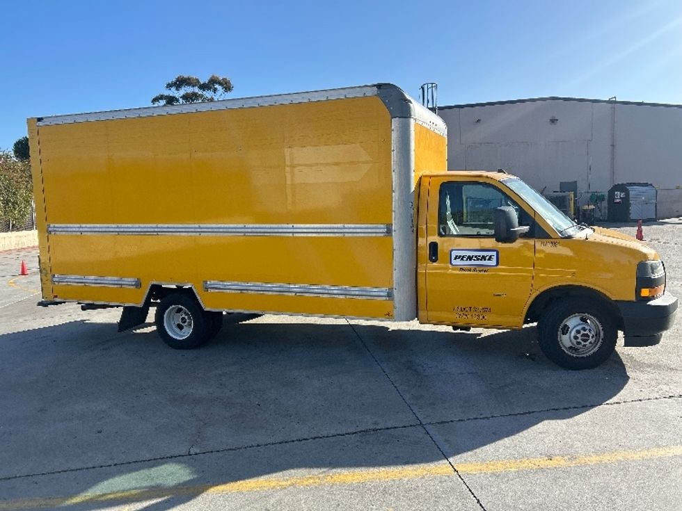 Light Duty Box Truck-Light and Medium Duty Trucks-GMC-2021-Savana G33903-San Marcos-CA-74,051\n\t\tmiles-$ 29,000 - Image 15